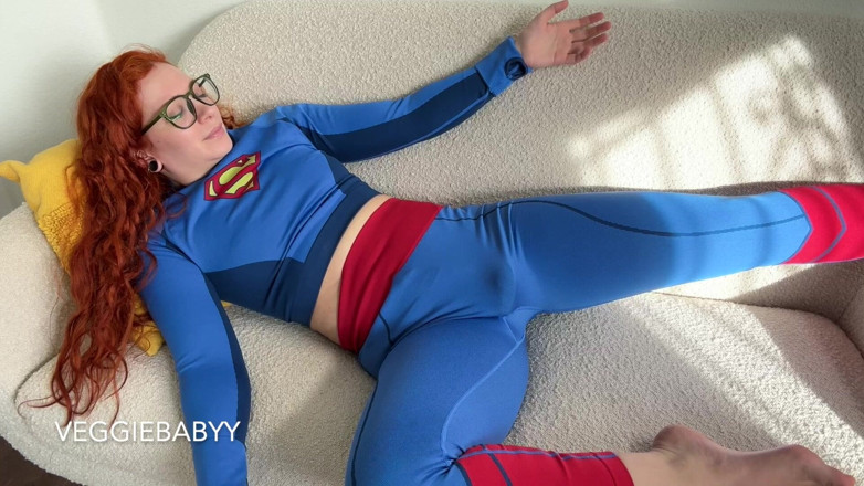 Veggiebabyy: Kriptonita, Sph e CBT fazem pau pequeno futa supergirl gozar...