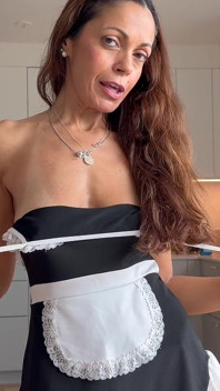 La Cameriera Perfetta: Angelina È Tornata E Questa Volta Lo Vuole Nel Culo