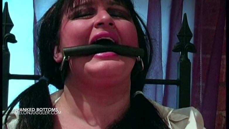 Real Plump Lesbians: Lesbians spanked