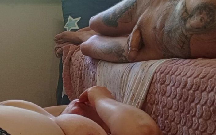 Zona901: Szarpię mojego penisa i spuszczam się w usta mojej teściowej