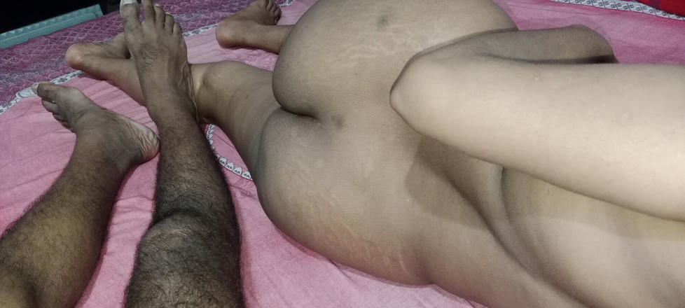 Bangla sex team: बंगाली हॉट गर्लफ्रेंड पूरी रात मजा लेती है