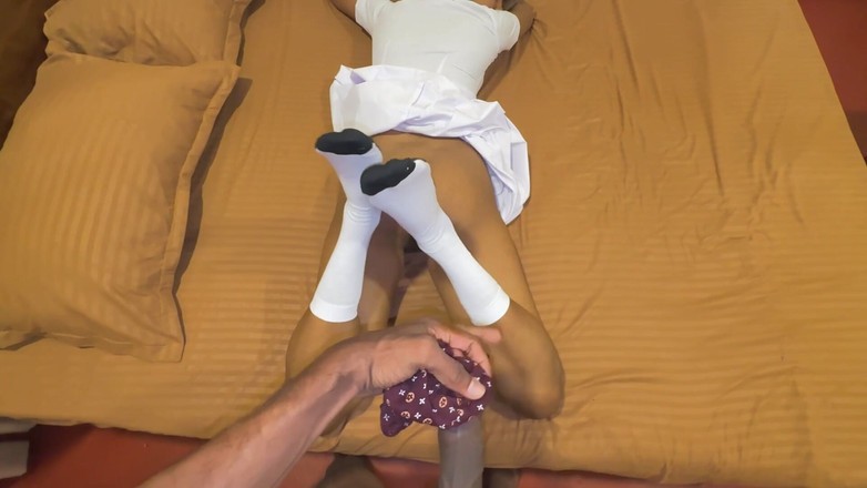 J kodi: Fată sexy desi studentă se fute pentru prima dată cu...