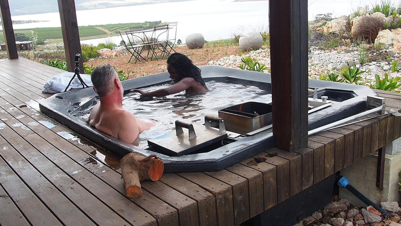 Black Swan: Subuh di Clouds