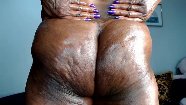 Maeling: Ass-fyxiation: Giant Ass Against Tiny Man