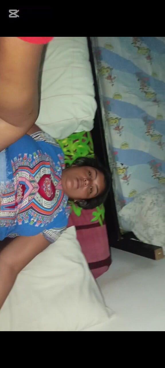 Mariano Aly: 義理の妹がステップレスの女性がアナルに入れたディルドをしゃぶり、継子がミルクを持ってくる