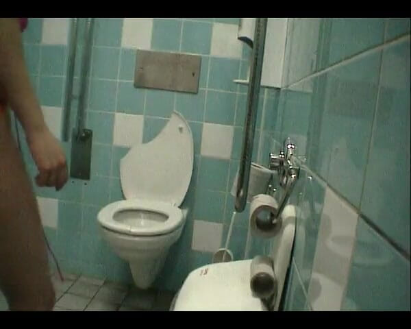 BritneySwallows: Uomini in bagno