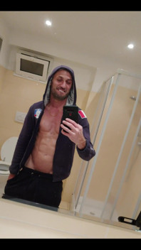 Bathroom Muscular