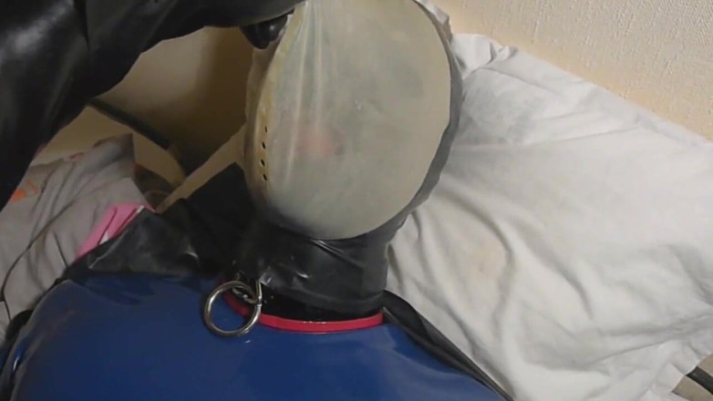 Enyn: Session 2 - Latex Bondage Breathplay