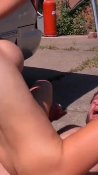Lavado de autos - Jazmín Jai y Luke Hotrod