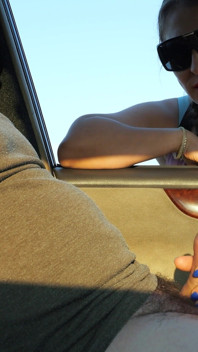 567 Je me suis fait prendre en train de me branler dans une voiture par une fille. Elle m’a fait une pipe incroyable !