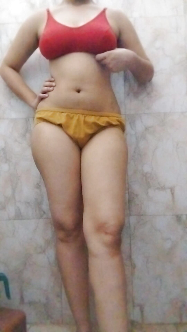 Desi sex Bhabhi made hot pair and told not to put it (Riya Thakur)