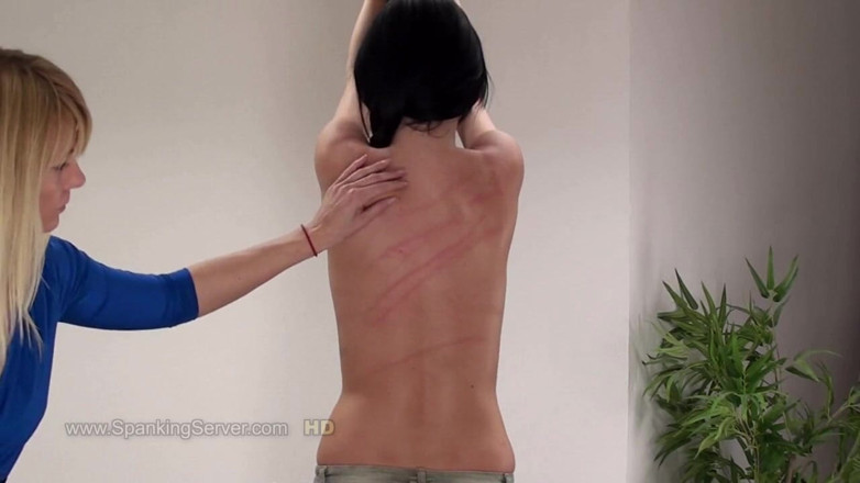 Spanking Server: Eileen Sue nagie plecy biczowanie przez niegrzeczną dominę