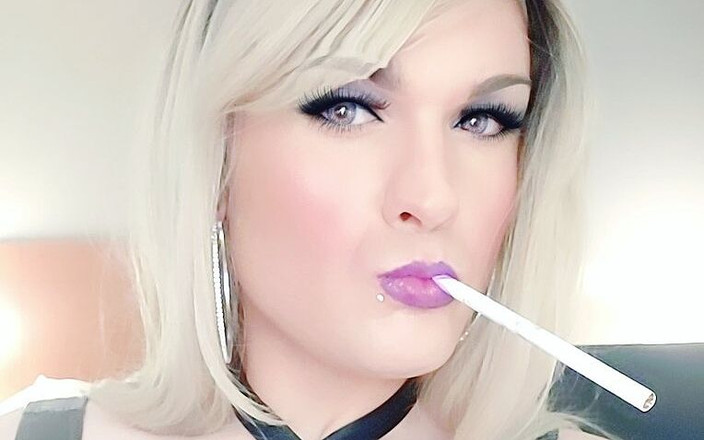 Darkfetish2k: Sexig slampa Rökning 120 -talet