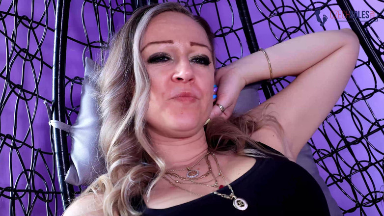 Czech Soles - foot fetish content: La venganza del pie de la princesa Barbie de su...