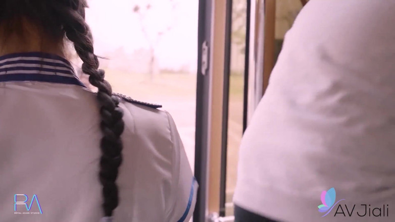 AV Jiali: 미스 쉬 요악신과 대만 투어 버스 섹스