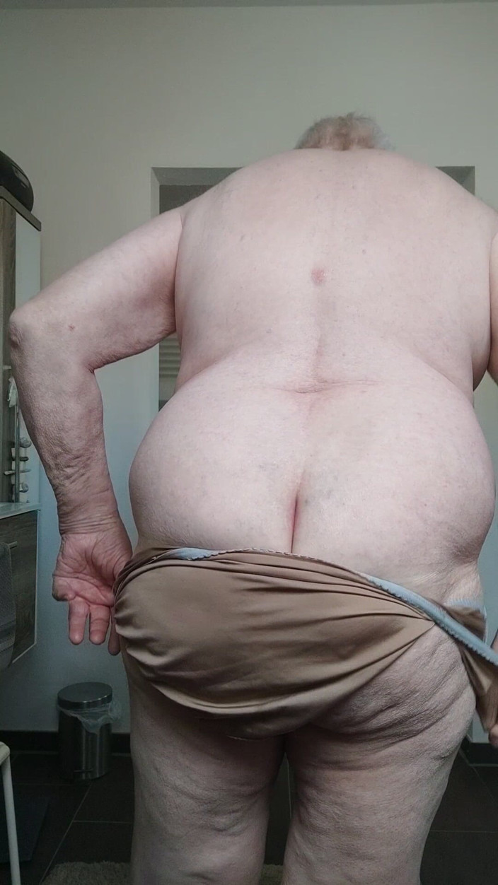 Karlchengeil: Unfall Im Arsch Und Bestrafung