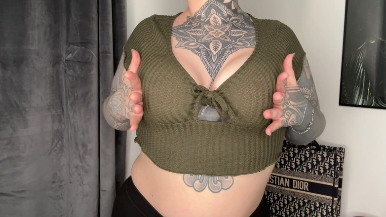 Miss Valentina: Stora hoppande bröst