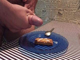 Kinky guy: クッキーに射精し、自分の精液を食べて、朝食をお楽しみください!