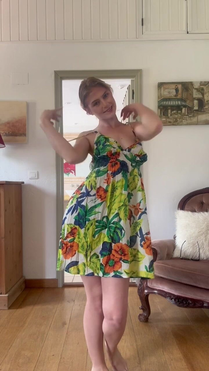 Georgia brown: Summer Strip