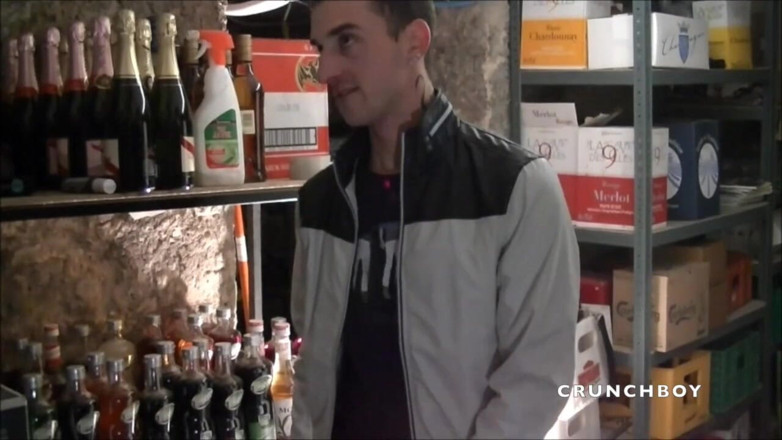 French Twinks Amator videos: 교복을 입은 레스토랑의 바맨에게 따먹히는 트윈크