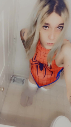 CarmenMelatonin: Sexy Spider Girl chce hrát