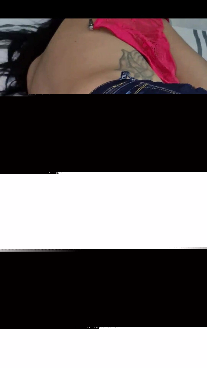 Pikaa6: Šukání venezuelské ženy, která odjela do Spojených států strávit Halloween.