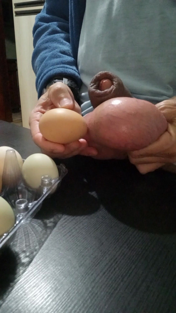 Lion big balls: Measuring and Eggs Comparing