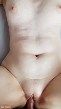 Rapidinha quente com porra na minha barriga quente!