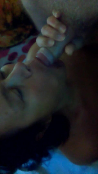 Sex hub couple: Johns cum pours down into Jen's mouth
