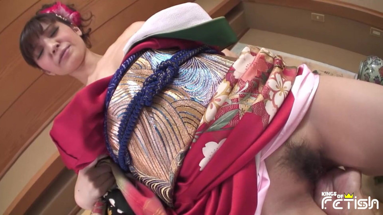 Pure Japanese adult video ( JAV): MILF Jepun memancut mani dan dapat creampie pepek daripada seorang...