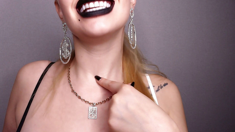 Goddess Misha Goldy: Gergasi menelan hambanya yang mengecut di hadapan mata sasaran makanan...