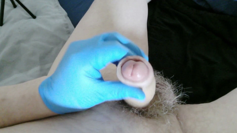 Player026: Latex Gloves and Lube Worked a Treat. Spunk, Wank, Toss,...