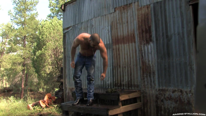 Raging Stallion: K poslednímu muži: shromažďovací bouře
