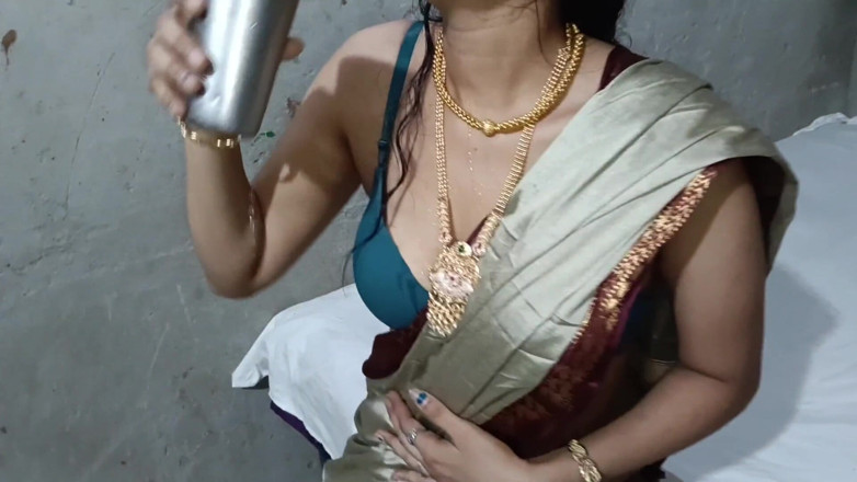 Vamika: 彼女の美しいバビとセックスするチャンスがあるラッキーデバージ