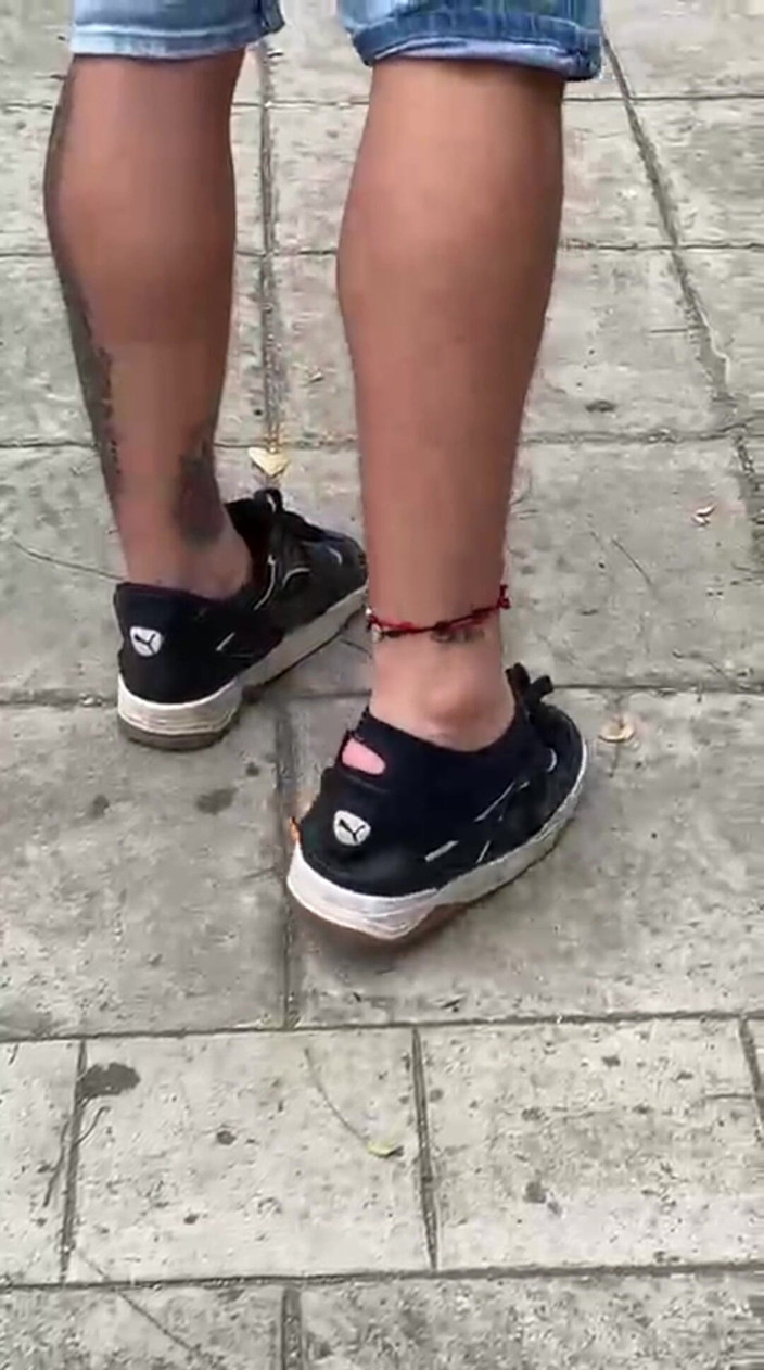 Mr Feet Colombia: Yürüyüşten dolayı terli ve yırtılmış çoraplarımın tadını çıkarmana izin verdim
