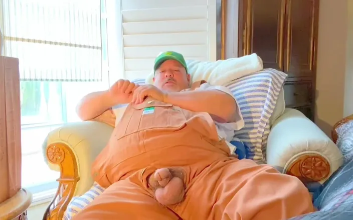 Hand-Free-Daddy-Chub: Farmer Chub Big Balls
