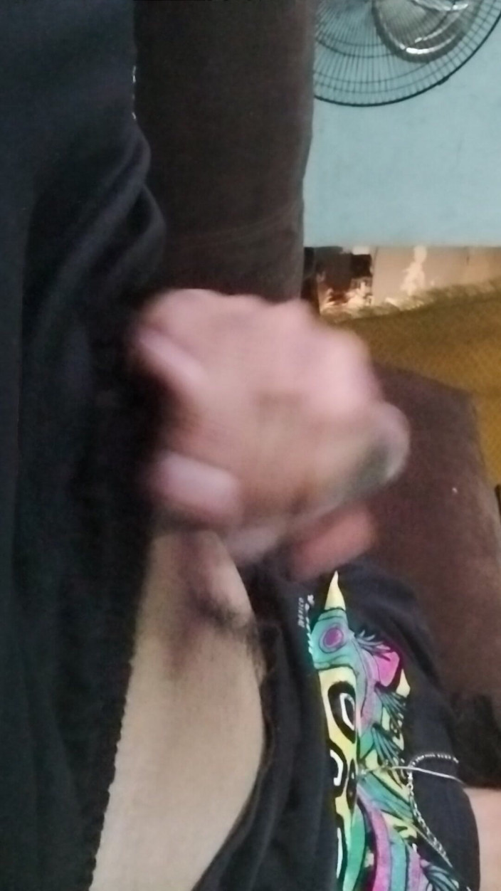 AlexAlejandro13: Jovem se masturba porque quer sentir seu prazer