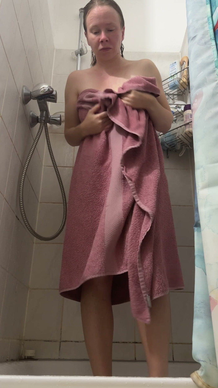 SweetLucy96: I Like Being Massaged Between My Legs.