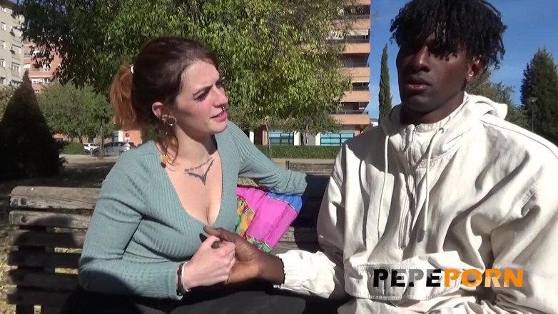 PepePorn: Malafalda accepts the INTERRACIAL CHALLENGE: She aces it and gives...