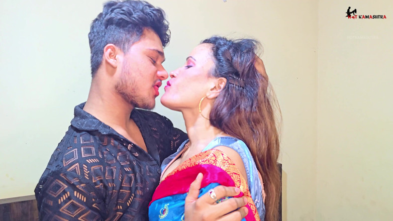 HOTKAMASUTRA: desi bhaabhi ki choot men viry