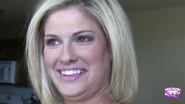 Huge Boobs MILF: Después de un poco de conversación, admitió que sus antecedentes...