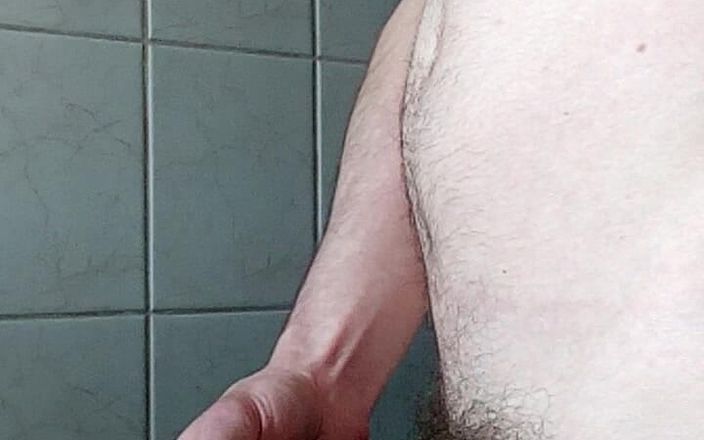 Deepthroat Studio: Esibizionista masturbarsi usando una manica