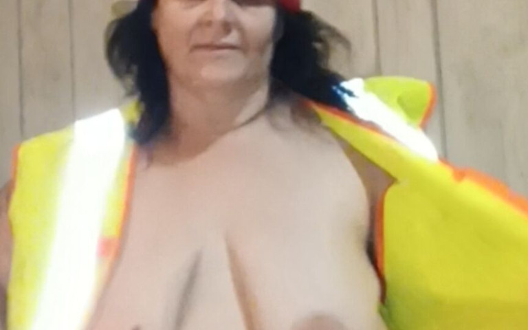 This Horny Construction Worker Picks up Trash N Lets U Bend That Ass (Davis desires) This Horny Construction Worker Picks up Trash N Lets U Bend That Ass (Davis desires)