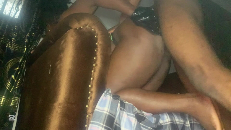 Nastyherrishome: 알몸으로 나를 붙잡고 음란한 오럴을 도와주고 상사에게 따먹히는 흑인 섹시한 집 도움