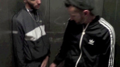 Sneaker gay: Ošukaná hetero ošukaným klukem v teniskách