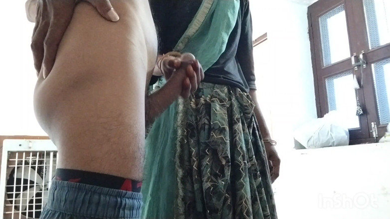 HotSexy_Pushpa: 性感的印度嫂子在丈夫不在家的时候邀请她的男朋友做爱
