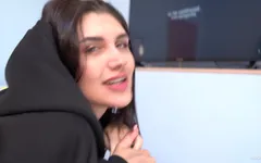 Padrasto fodeu sua enteada novamente - ela brincou com bolhas de sabão