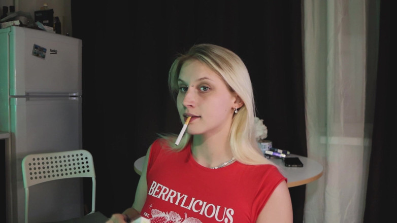 MertyXXX: Shy Girl Smokes and Pees