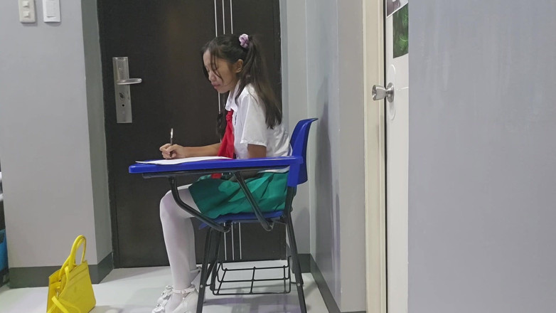 creamberryfairy: Desperate Student Pee