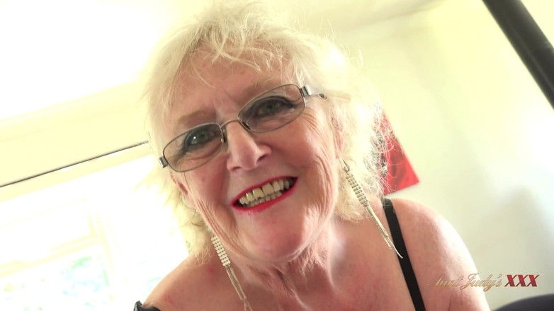 Aunt Judy's XXX: AuntJudysXXX - Noite de encontro com sua esposa gilf Sra. Claire (em...